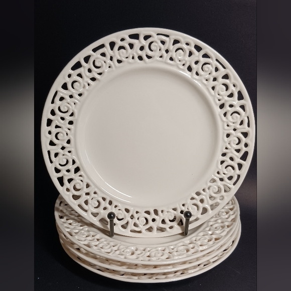 6p. lace edge set by I.Godinger & Co.: 4 dessert plates, creamer & 4-cup teapot - Picture 2 of 11